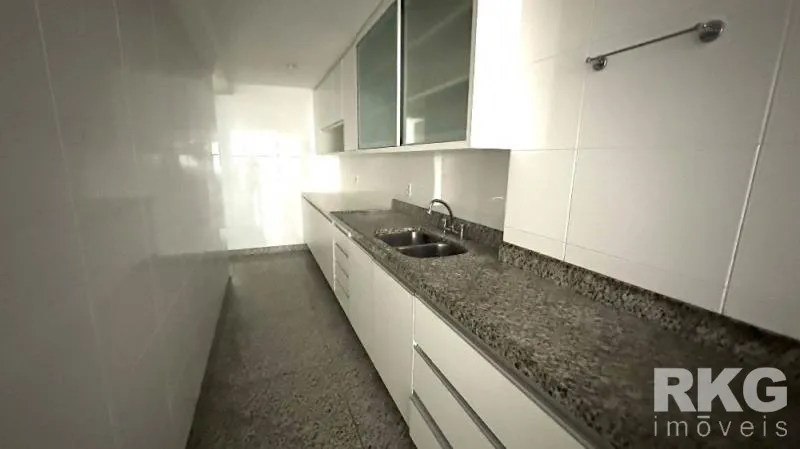 Rental apartment with 4 bedrooms and 5 bathrooms — photo 2