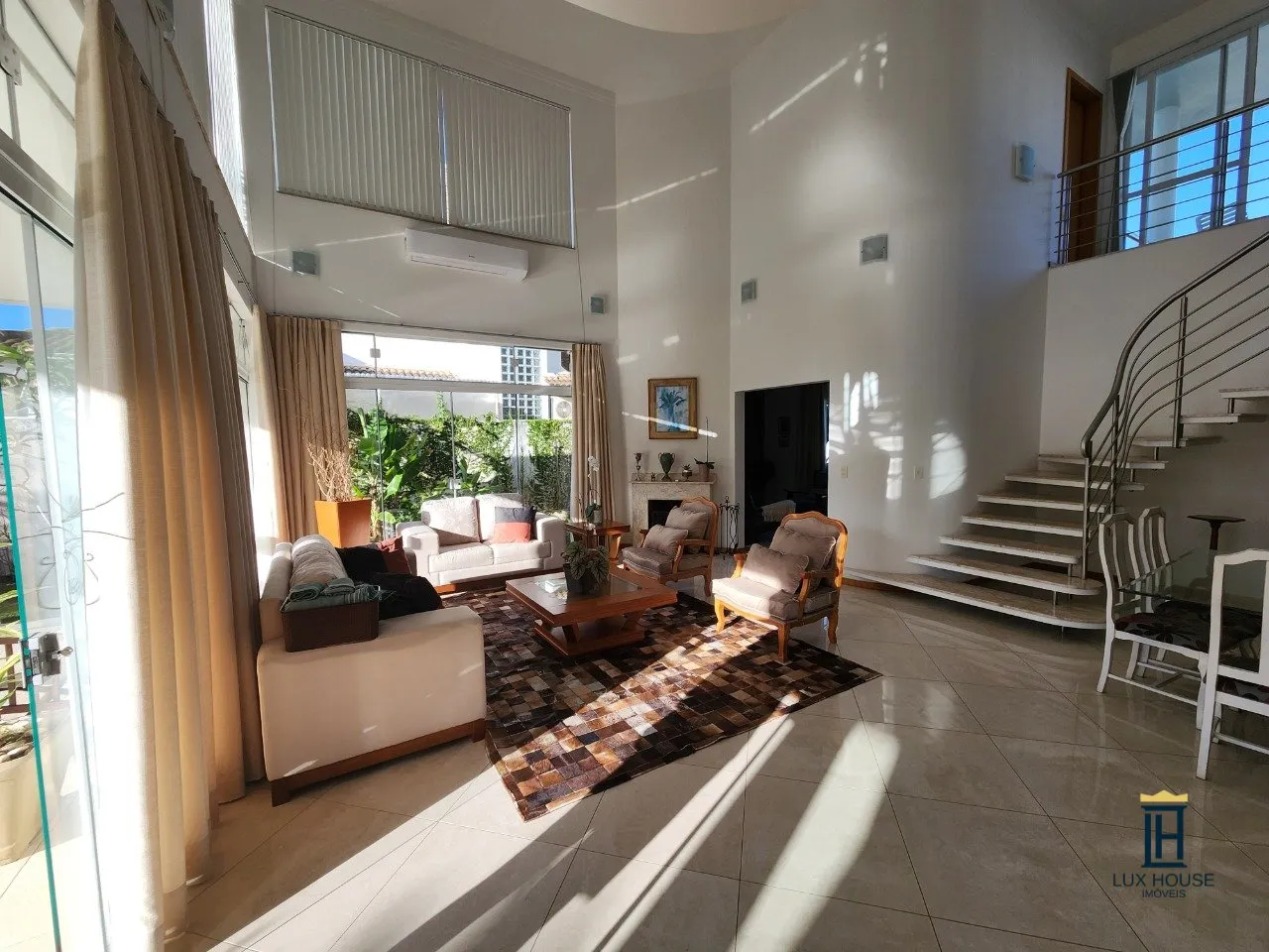 Casa amueblada con 6 dormitorios y 600 m² — photo 4