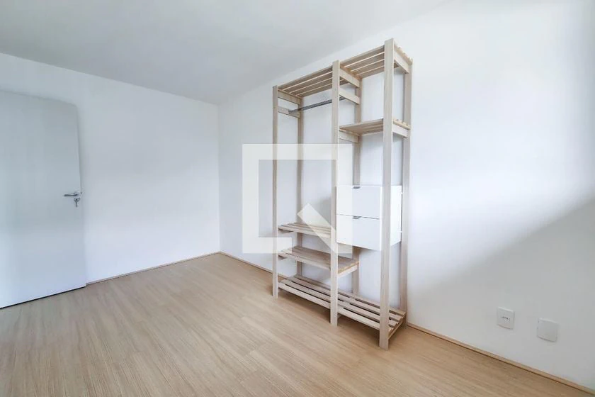2-bedroom apartment in a building with a gym — photo 4