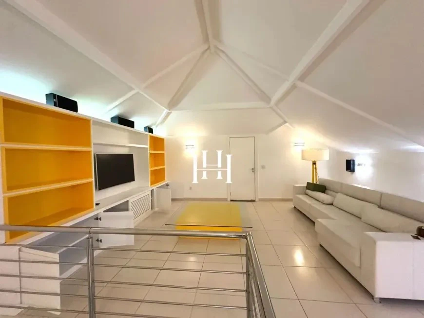 Furnished house with 7 bedrooms, 5 en-suites, 750 m² — photo 5