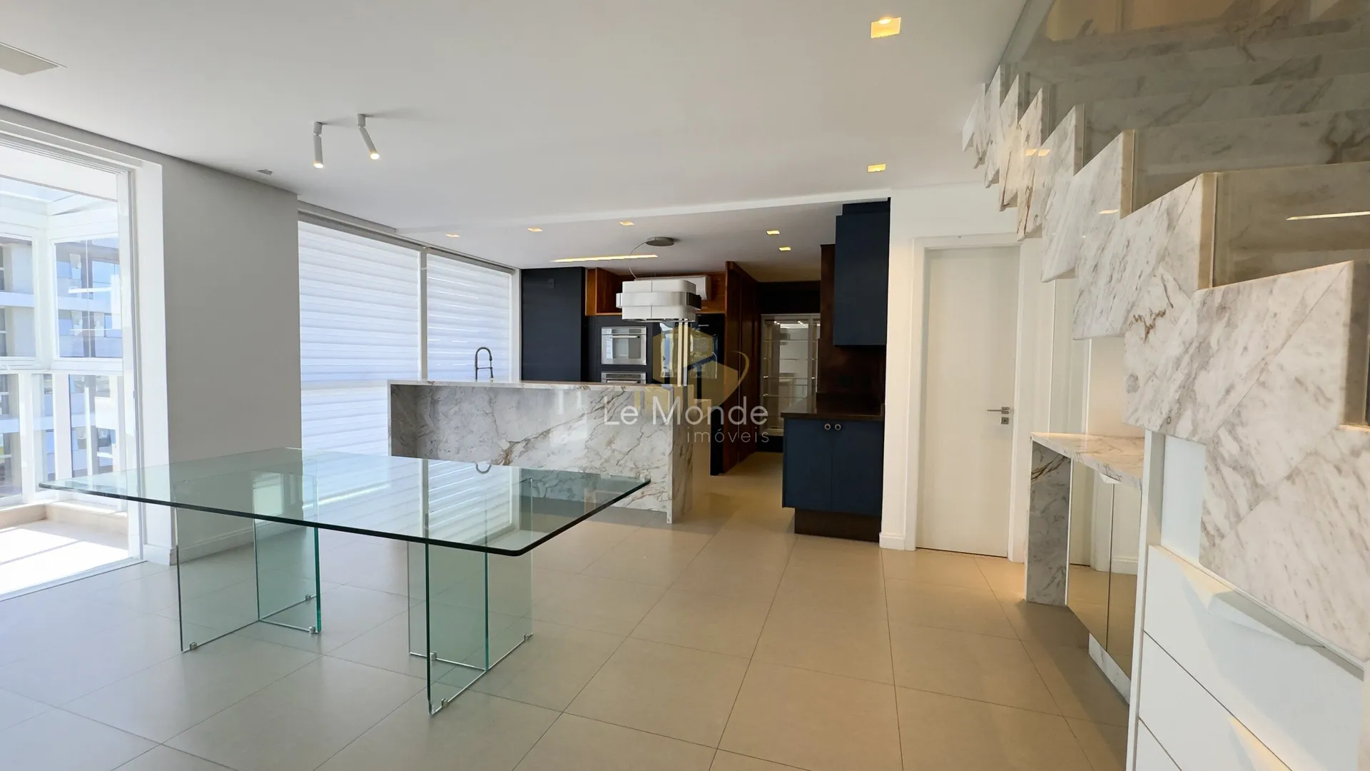 Duplex apartment with 3 bedrooms and 156 m² — photo 22