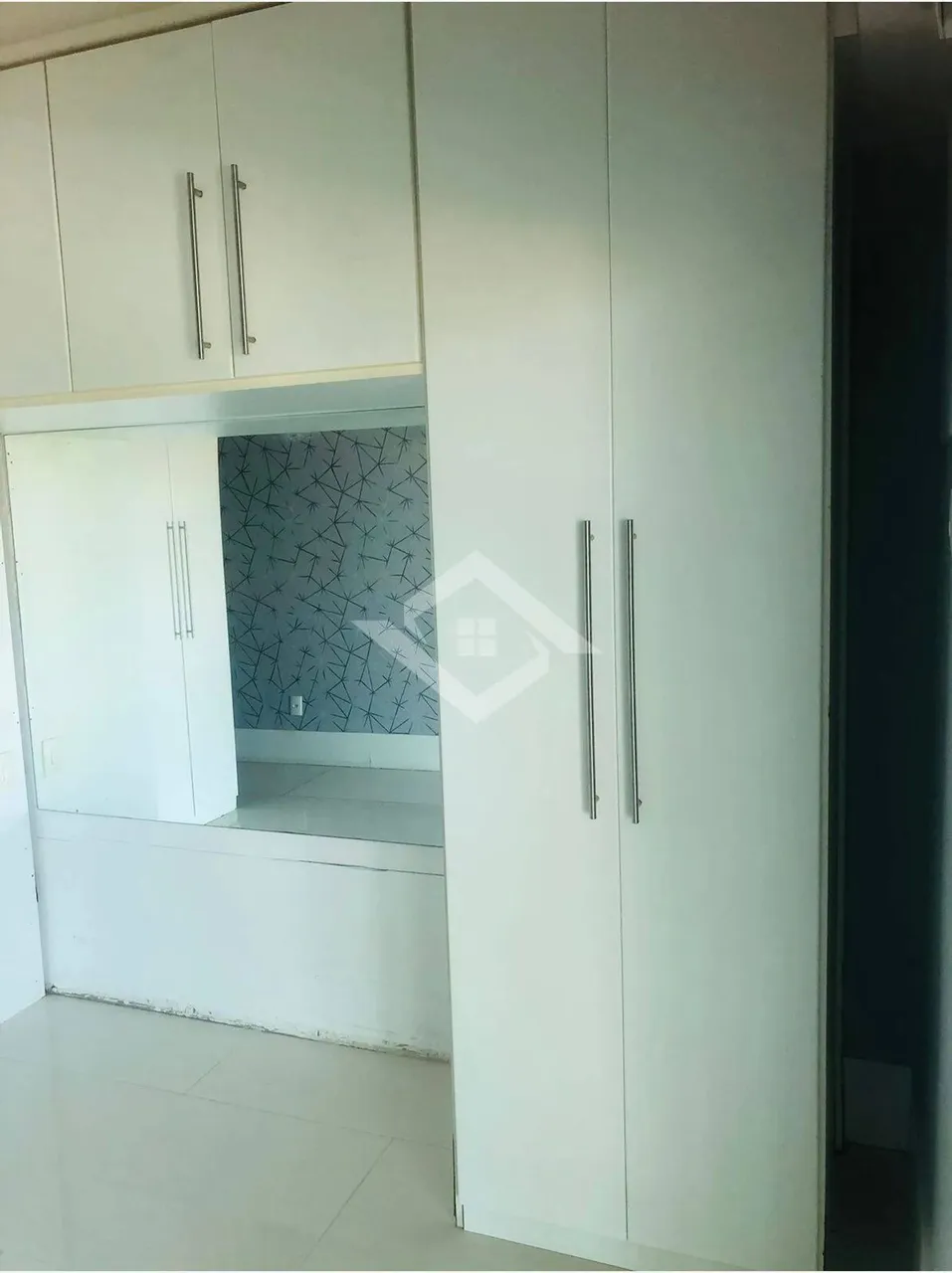 Unfurnished apartment with 2 bedrooms and balcony — photo 17