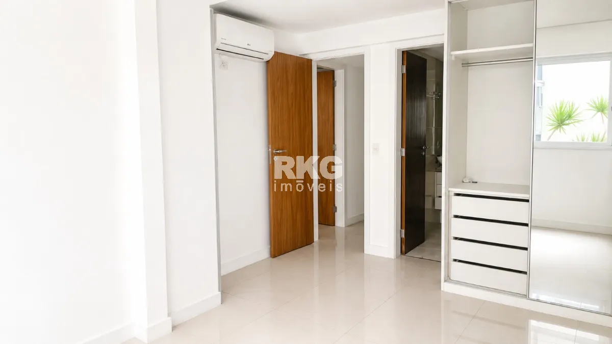 4-bedroom apartment with a closed gas kitchen — photo 10