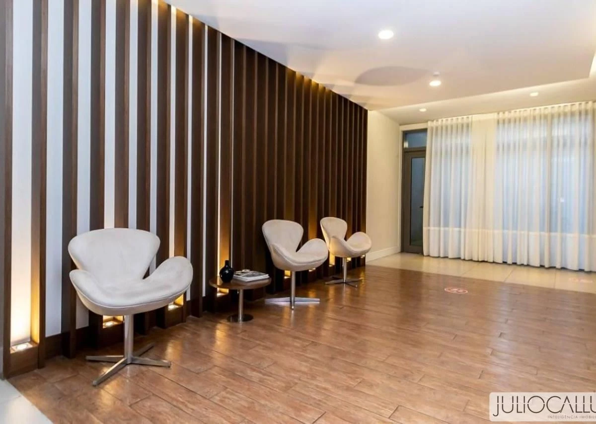 78 m² apartment with floor-to-ceiling windows and a bathtub — photo 20