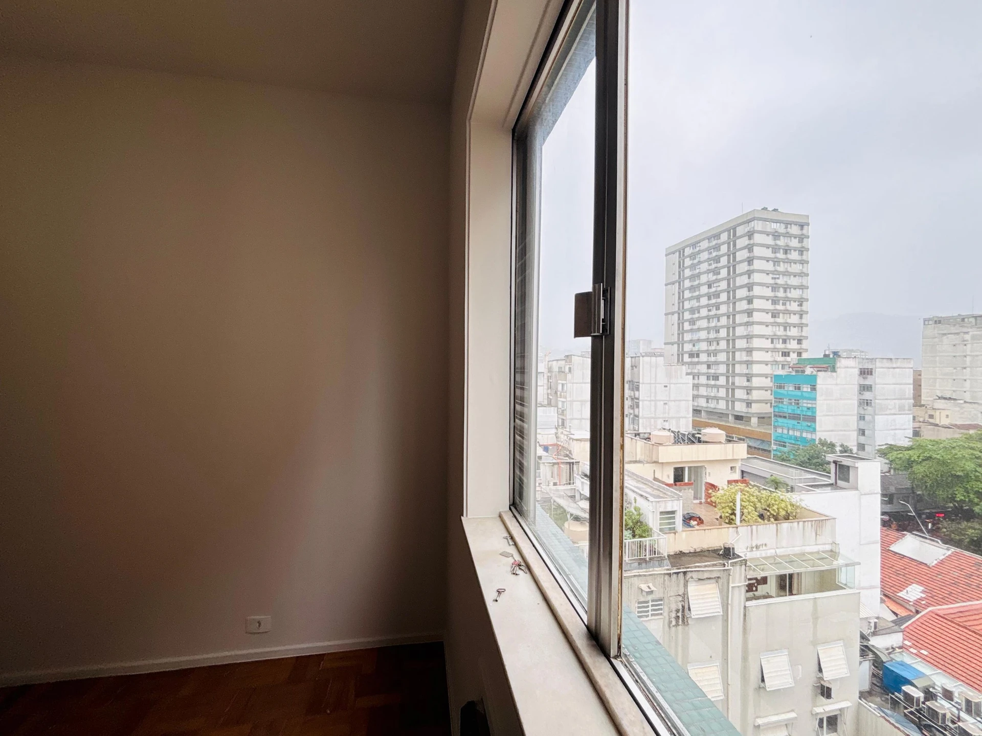 Apartment, 92 m², with wood or laminate floors — photo 27