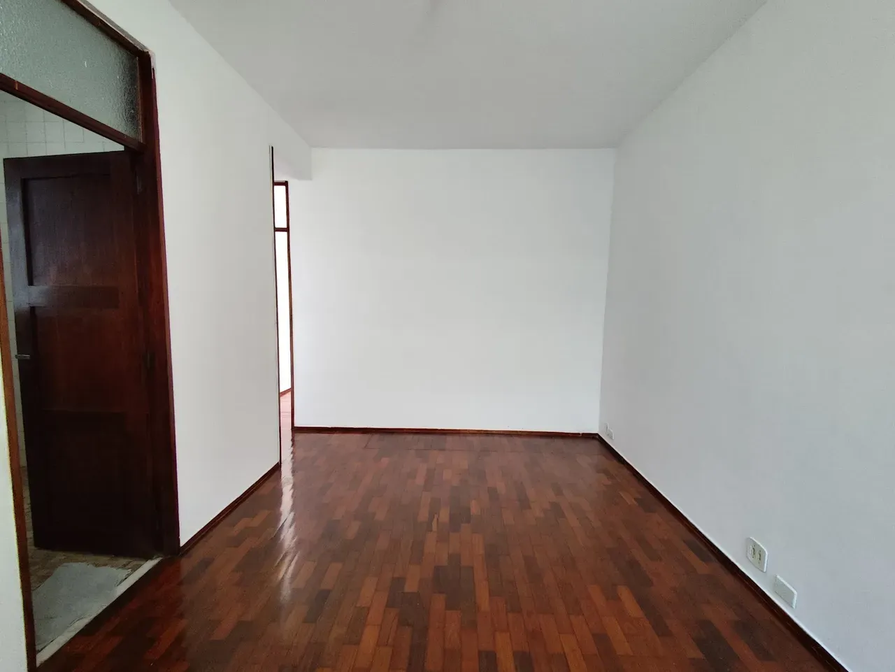 Деревянный пол или ламинат и 2 спальни: квартира 64 м² — photo 7