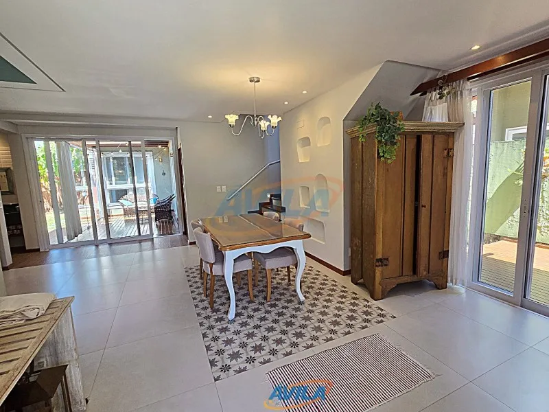 Casa mobiliada com 4 quartos e cozinha em conceito aberto — photo 17