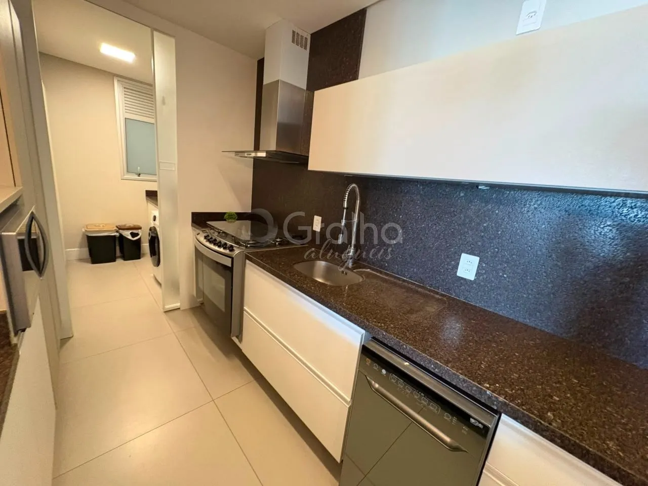 Furnished 2-bedroom apartment with 199 m² and 2 parking spaces — photo 29
