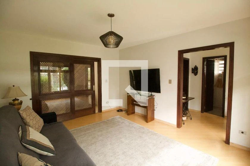 5-bedroom house with a home office — photo 18
