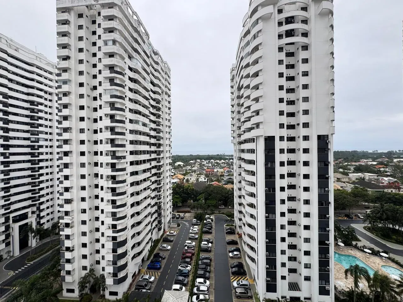 3-bedroom apartment with a water view in Rio de Janeiro — photo 9