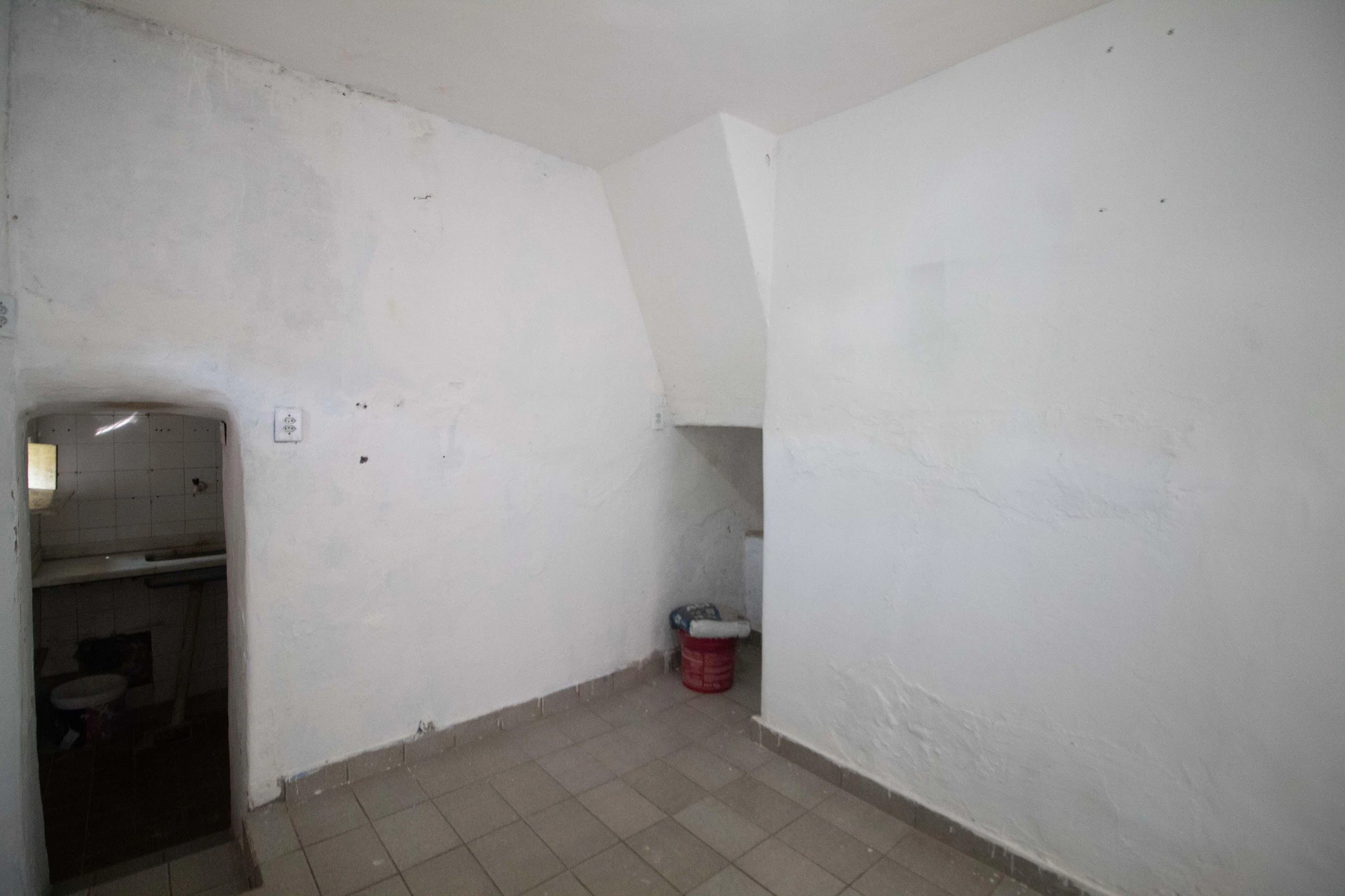 2-bedroom house with 1 bathroom, no parking; pets allowed — photo 38