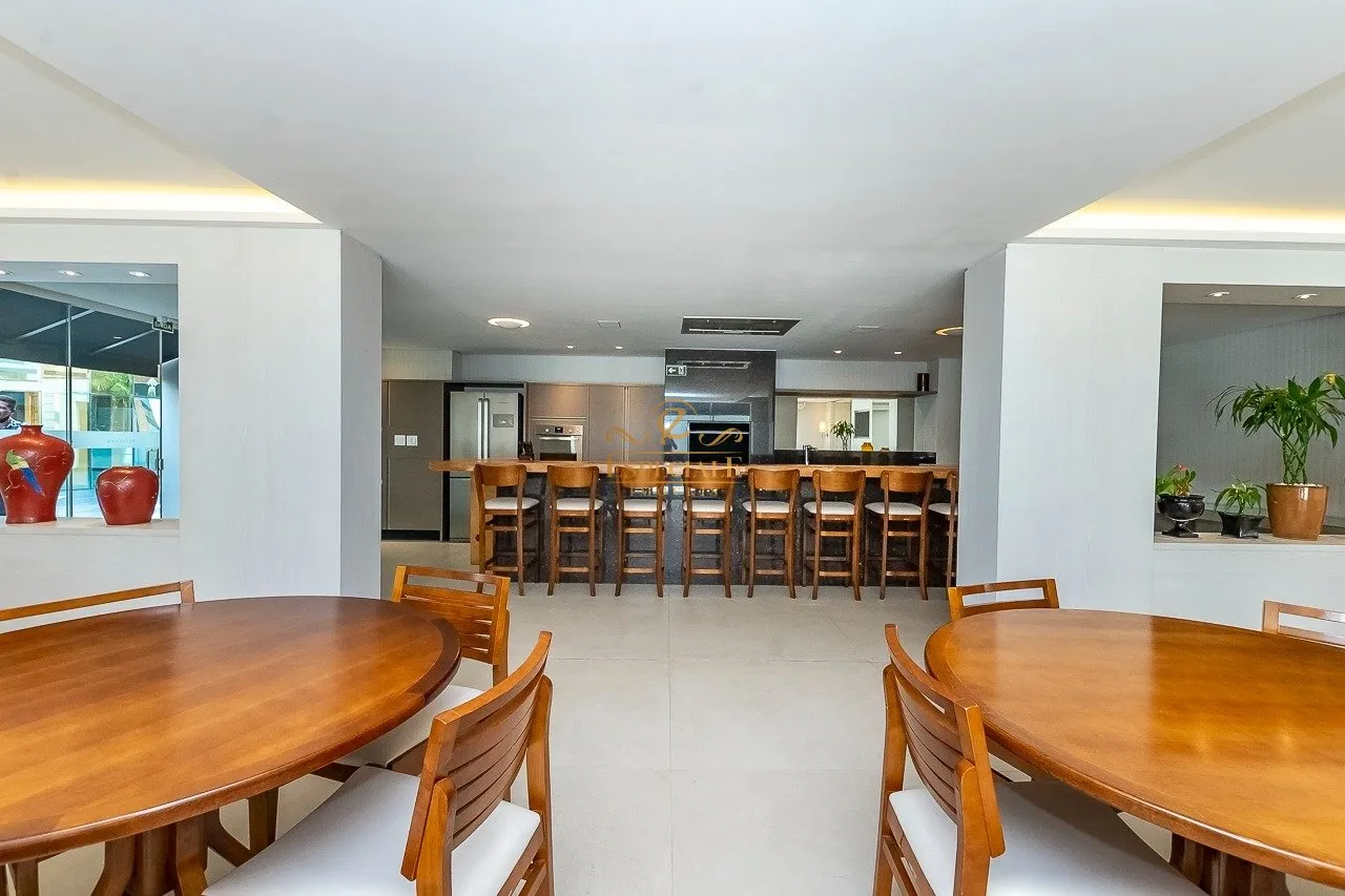 4-bedroom apartment with 2 suites, 331 m² — photo 55