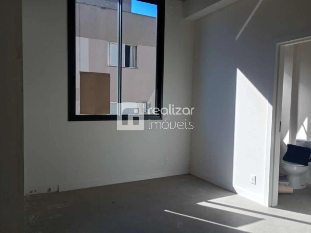 1-bedroom apartment with 35 m² and a glass shower — photo 4