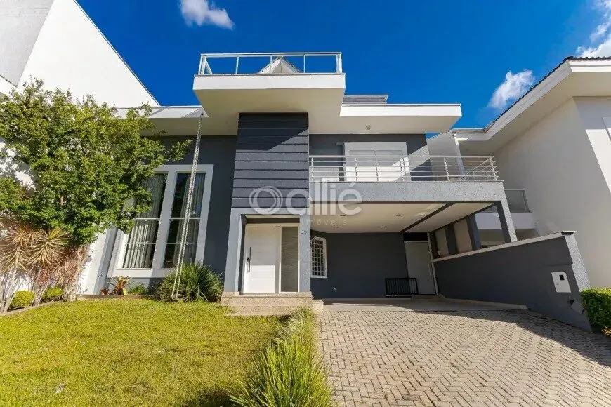 House with 4 en-suite rooms and 4 parking spots