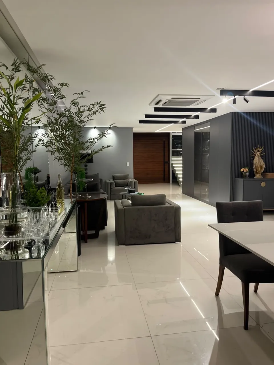 5-bedroom house with a walk-in closet in João Pessoa — photo 12