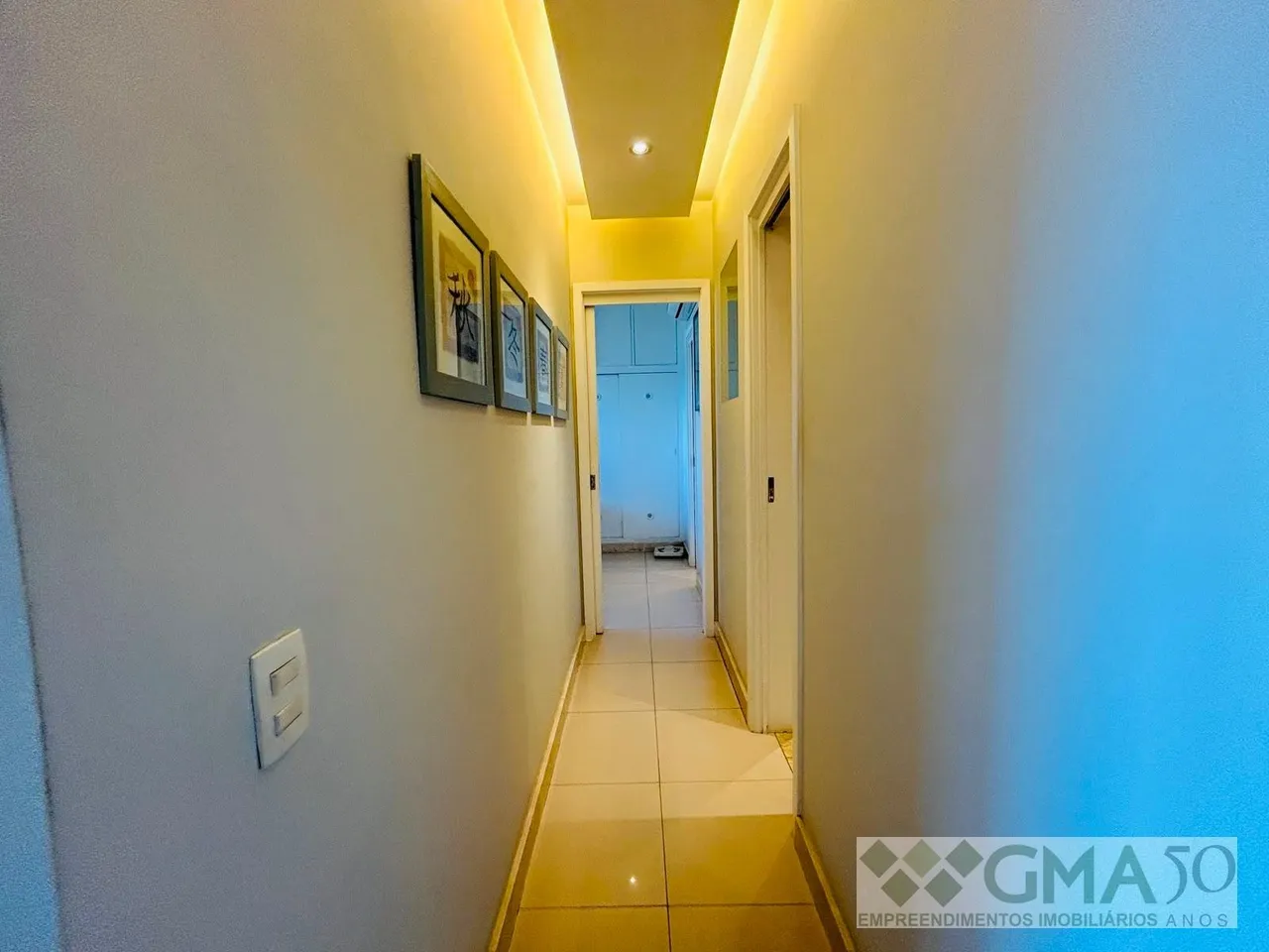 Furnished 1-bedroom apartment with open-plan kitchen — photo 16