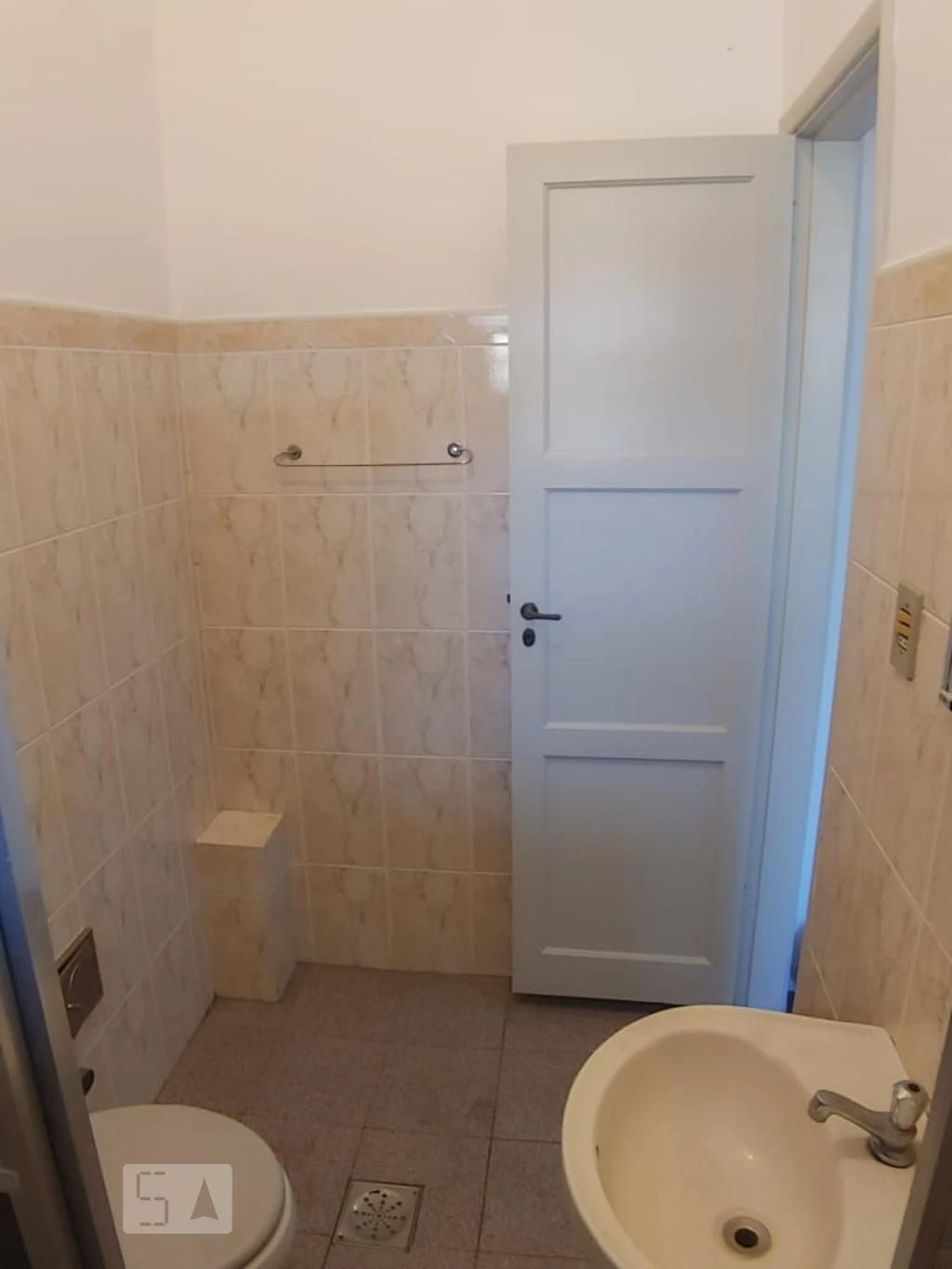 1-bedroom apartment with a closed kitchen and no parking — photo 10