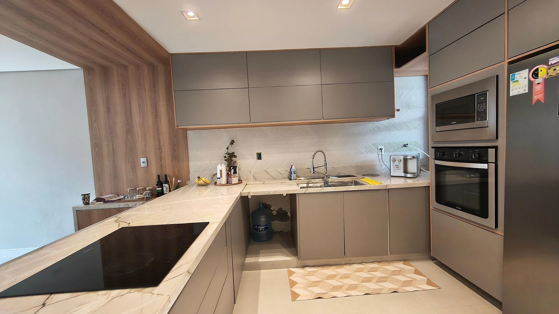 Jacuzzi in a 5-bedroom house, 350 m² — photo 30