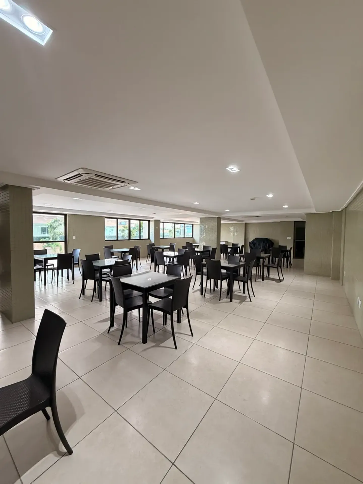 Квартира 299 м² з 5 спальнями та 4 паркомісцями — photo 40
