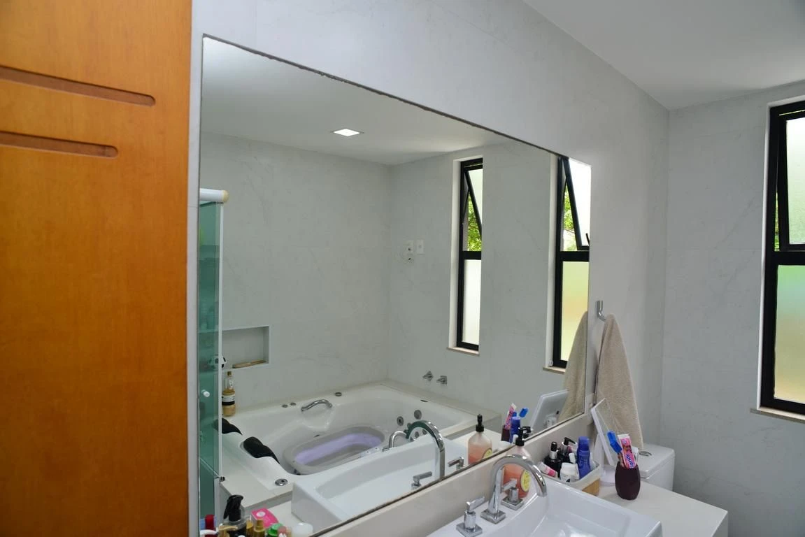 260 m² house with floor-to-ceiling windows and a jacuzzi — photo 44