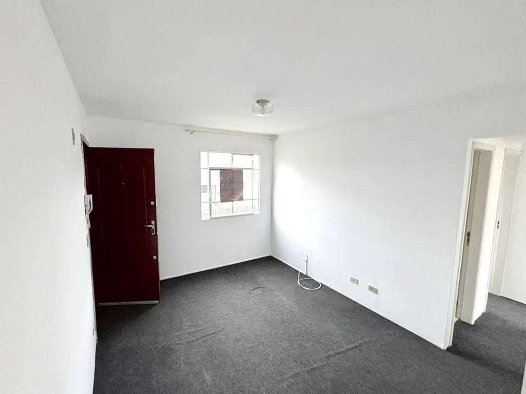 3-bedroom apartment on 2nd floor with no parking — photo 3