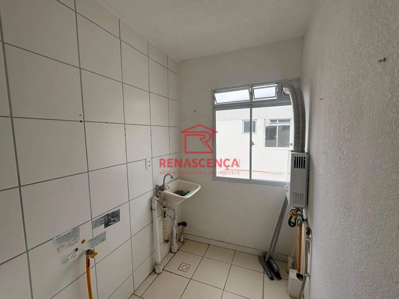 2-bedroom apartment with no parking included — photo 7
