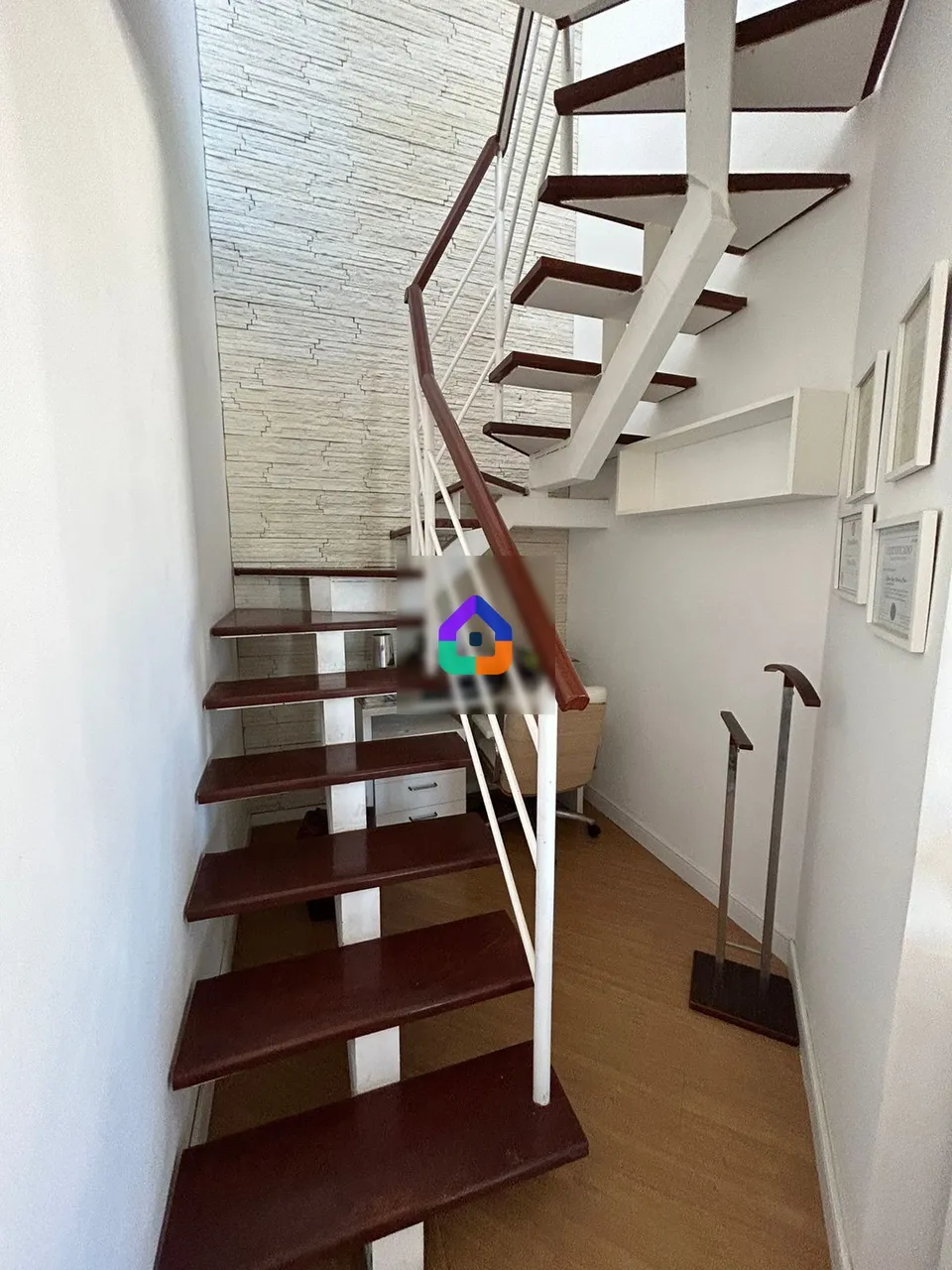 Apartamento com 4 quartos e varanda fechada de vidro — photo 13