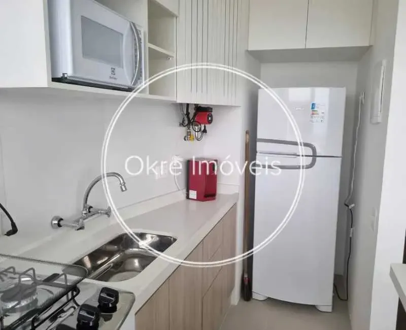 Furnished 1-bedroom apartment with open-plan kitchen — photo 11