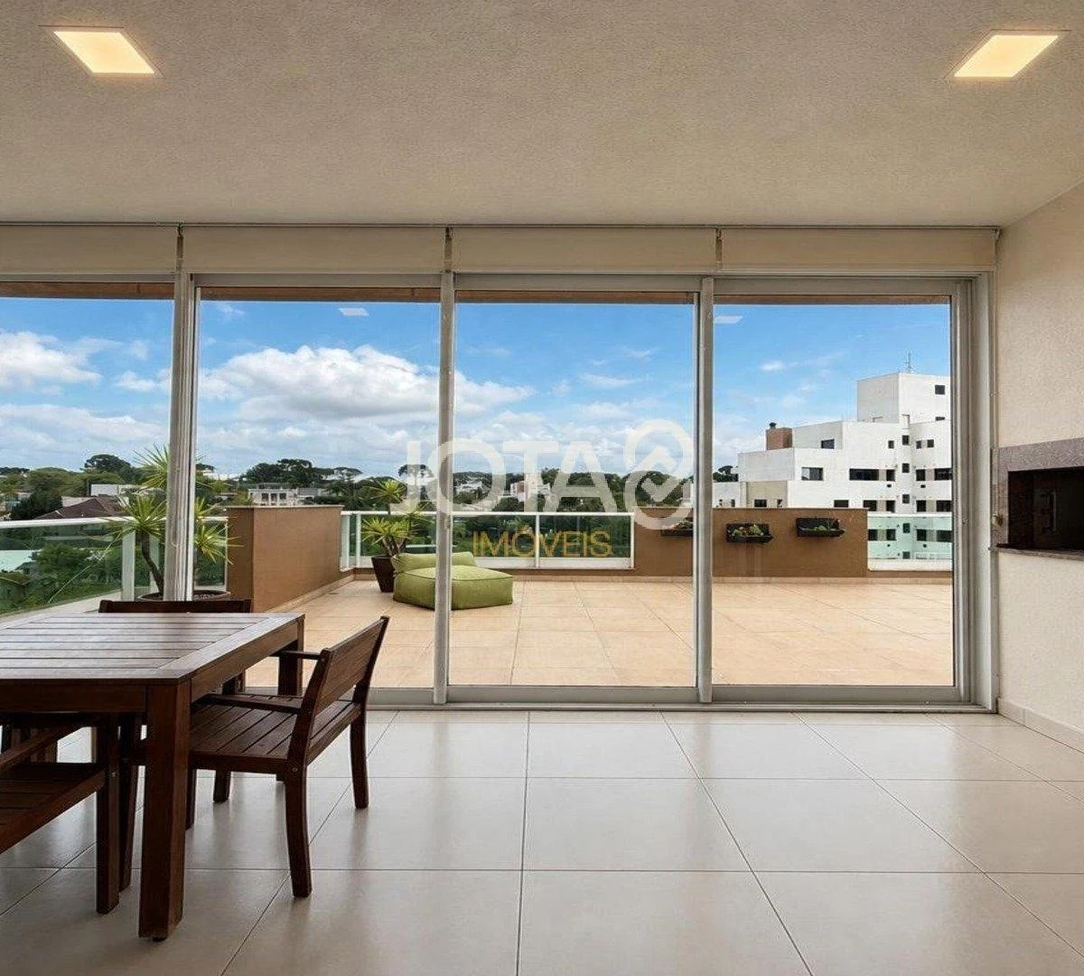 Bañera y 4 dormitorios: departamento de 323 m² — photo 7