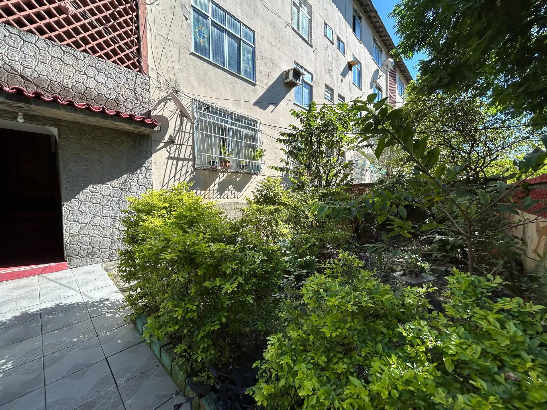 Unfurnished 3-bedroom apartment with 2 baths, no parking — photo 6