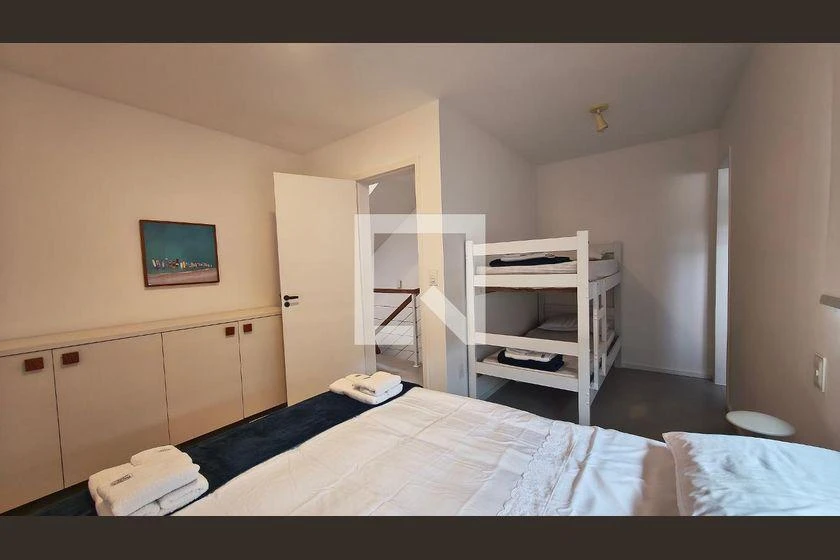 3-bedroom house with 290 m² and open-plan kitchen — photo 29