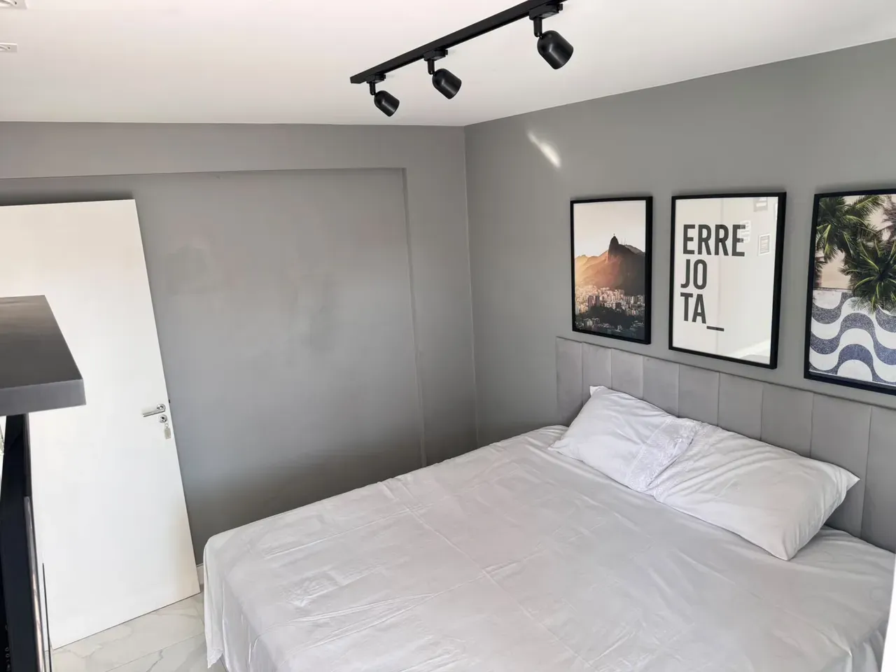 Home office in a 5-bedroom apartment, 200 m² — photo 18