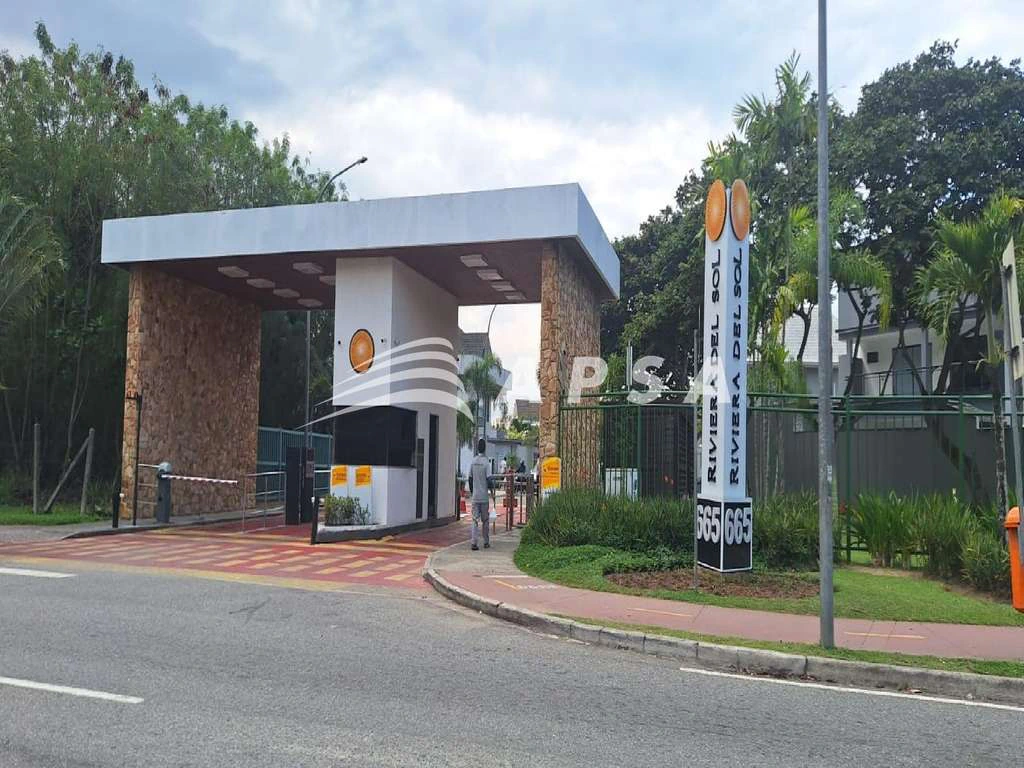 Furnished triplex house with 490 m², 5 en-suite rooms — photo 17