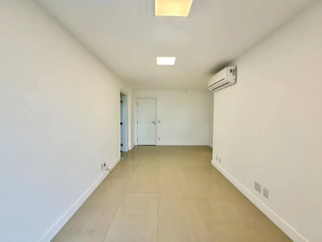 2-bedroom apartment with a park view in Rio de Janeiro — photo 16