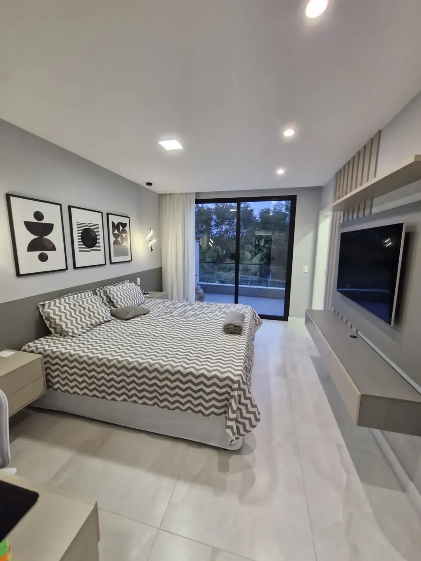 Furnished triplex house with open-plan kitchen and 490 m² — photo 22