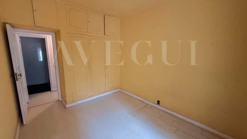 210 m² apartment with a balcony, 3 bedrooms and 5 baths — photo 23
