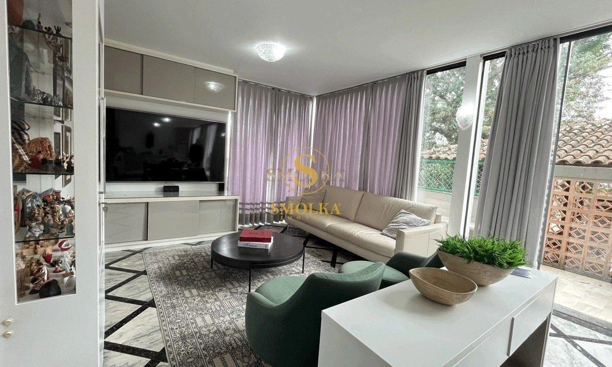 Furnished house with 5 bedrooms and 4 parking spaces