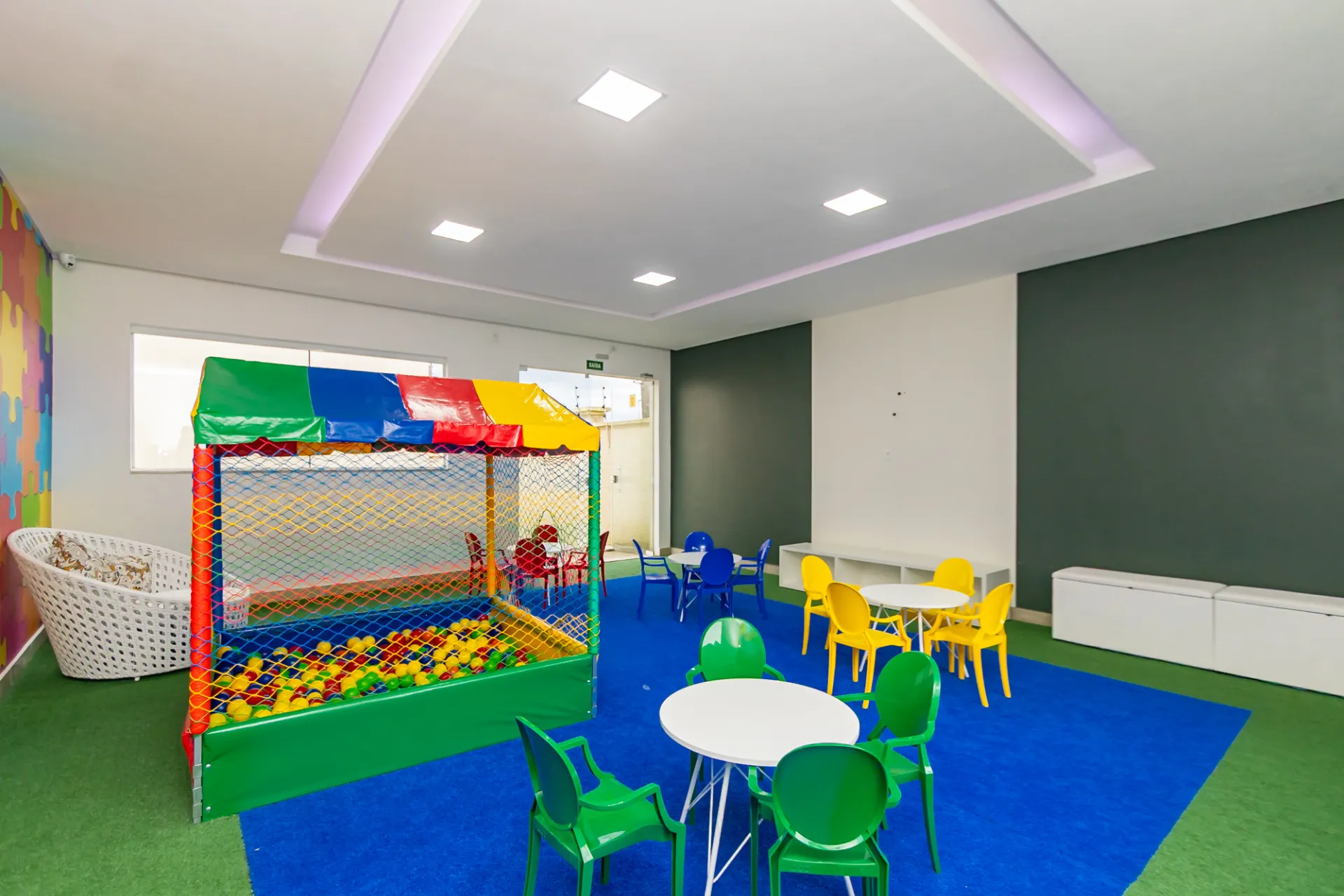 Робоче місце та 2 спальні: квартира 42 м² — photo 53