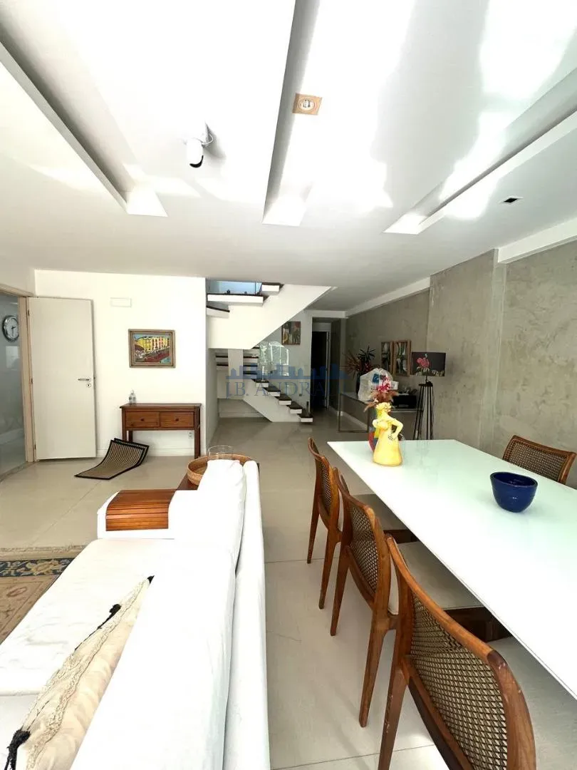 Furnished apartment, 400 m², with a glass-enclosed balcony — photo 24