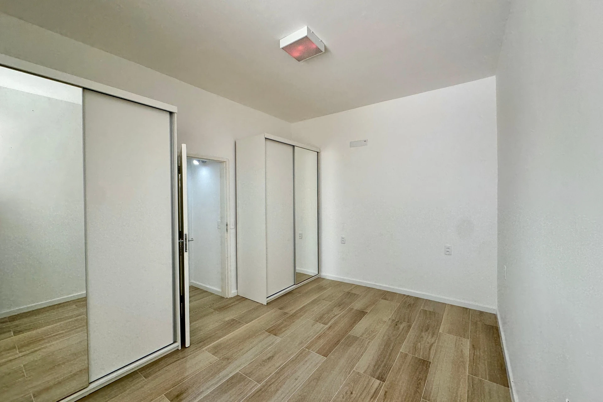 2-bedroom rental apartment with 1 total bathroom — photo 26