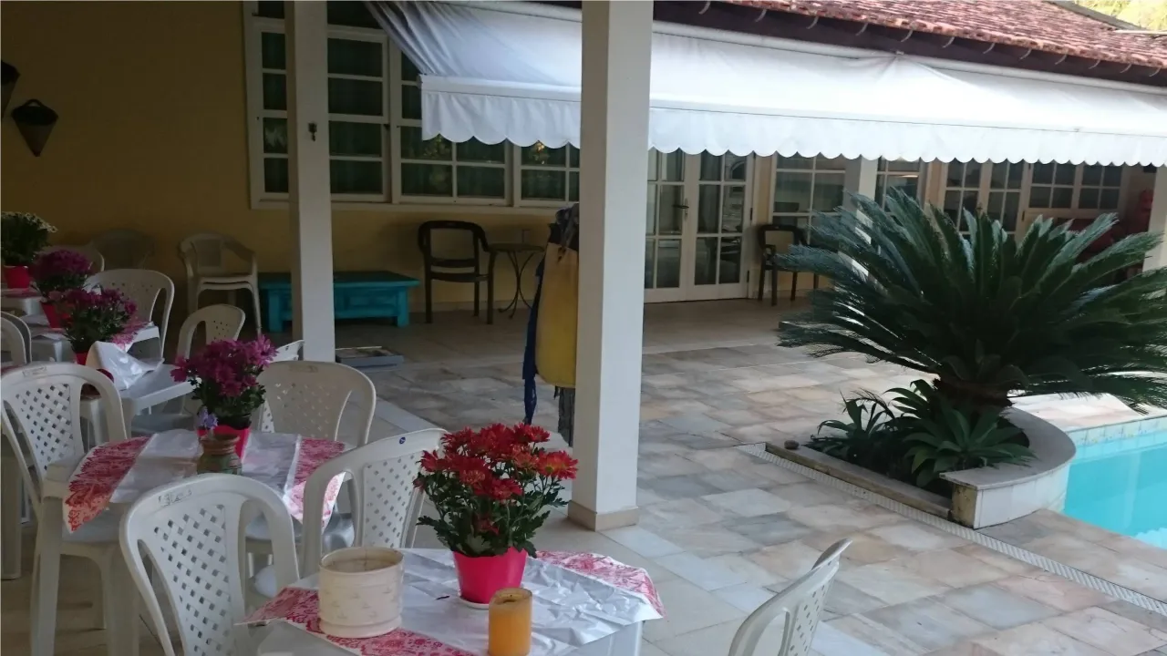 Casa com 4 quartos e 5 banheiros com fogão a gás — photo 15