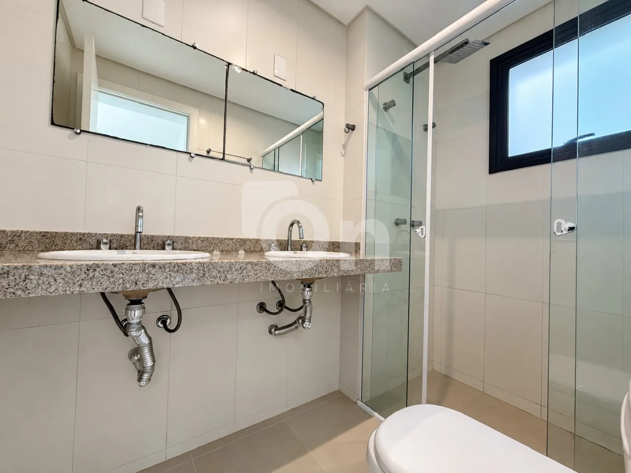 3-bedroom apartment in a building with a gym — photo 12