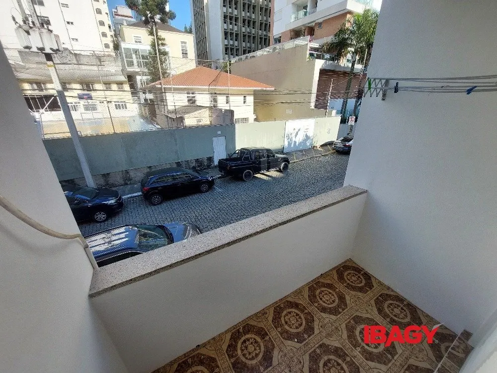 Apartamento sem mobília com 2 dormitórios e sacada — photo 11