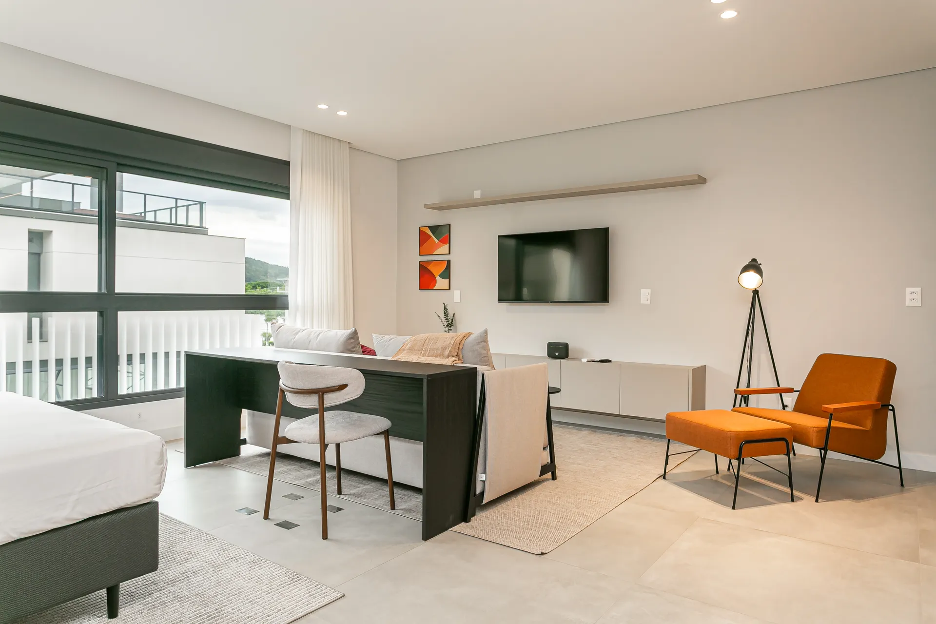 59 m² furnished studio with an integrated open-plan kitchen — photo 15