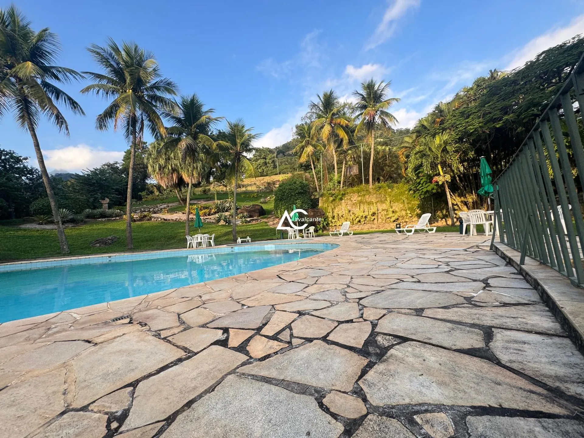 Furnished house with 4 bedrooms and private garden — photo 13