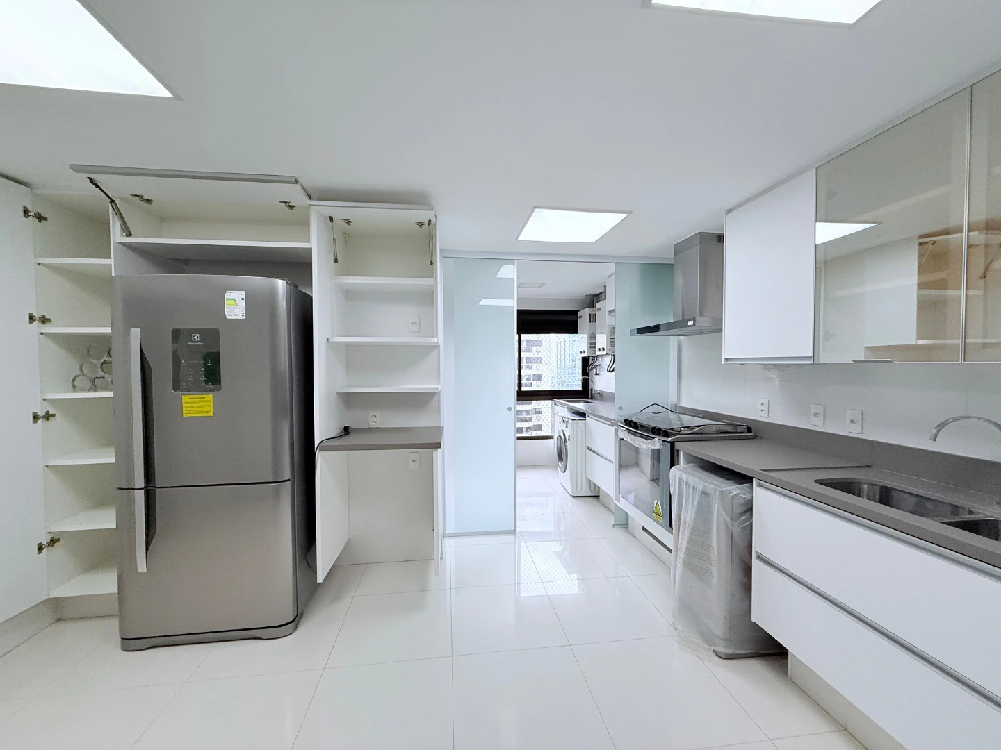 4-bedroom apartment with a washing machine in Rio de Janeiro — photo 6