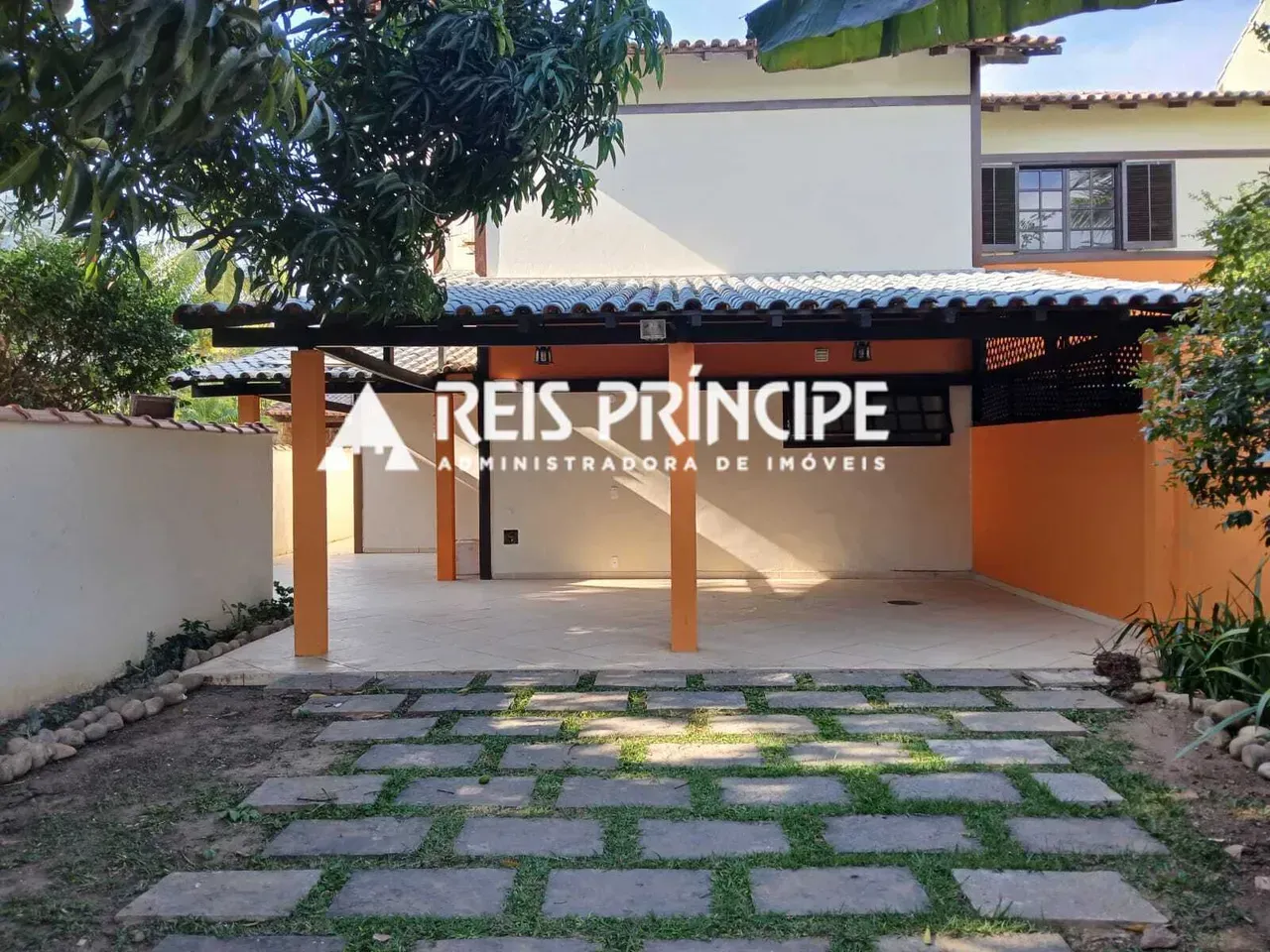 Unfurnished house with 4 bedrooms and 5 bathrooms — photo 12