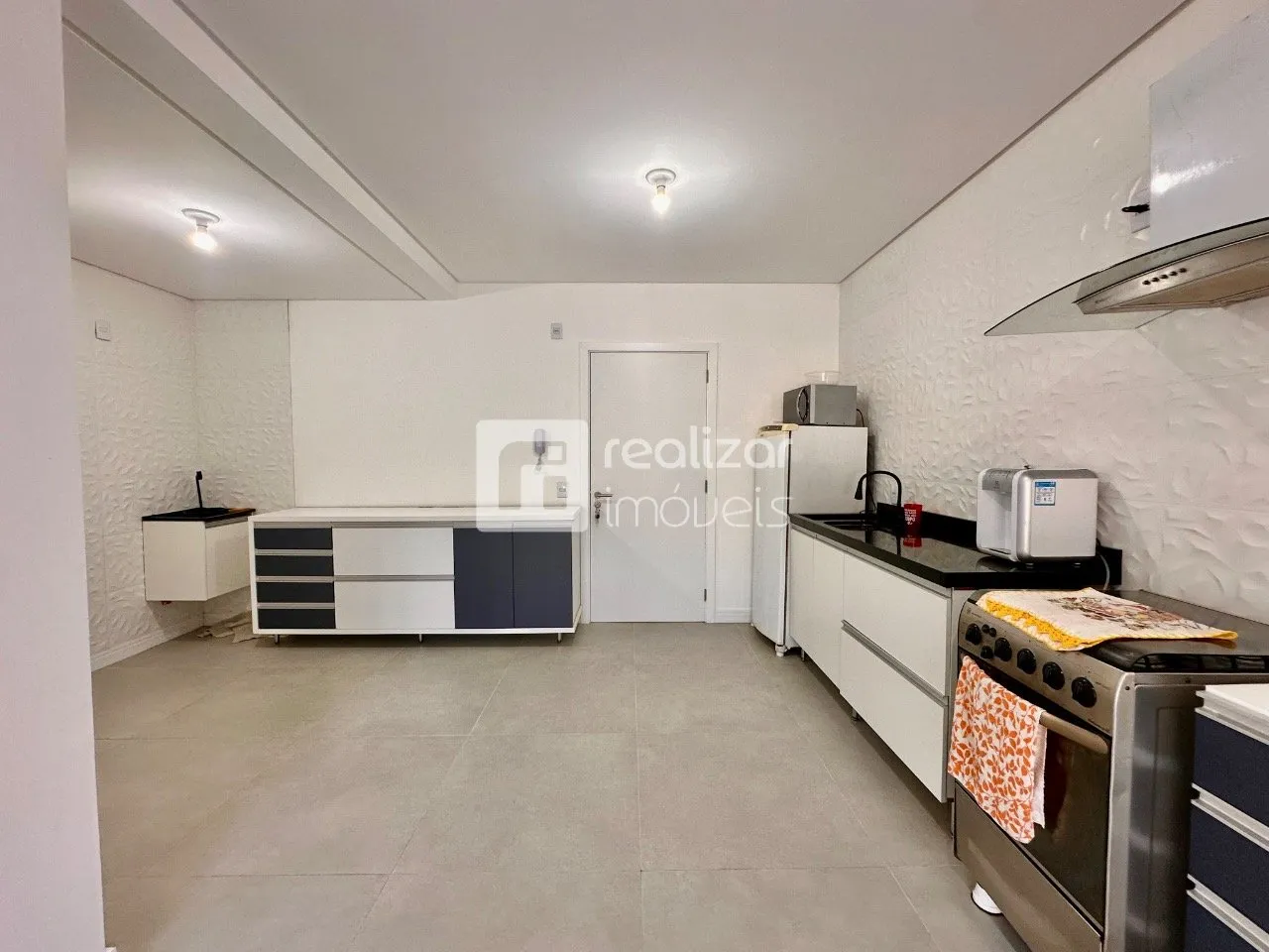 Furnished 2-bedroom apartment with integrated kitchen — photo 16