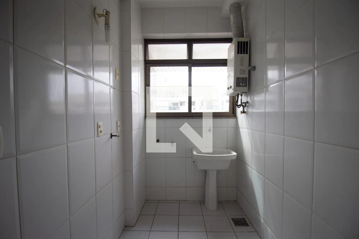 2-bedroom apartment in a building with a sauna — photo 13