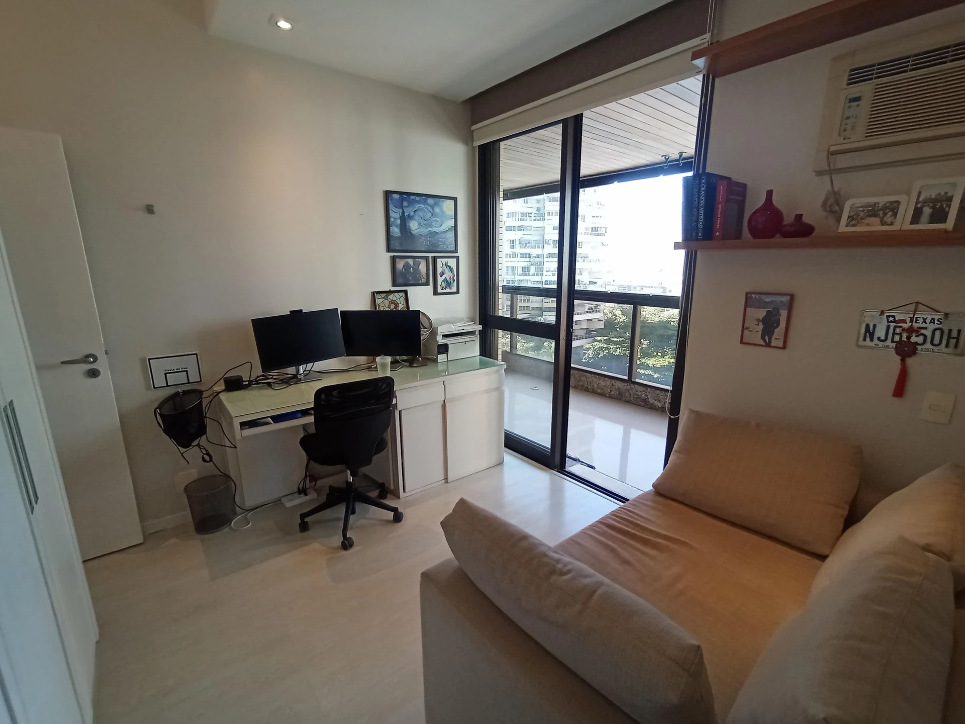 Furnished 3-bedroom apartment with enclosed balcony — photo 36